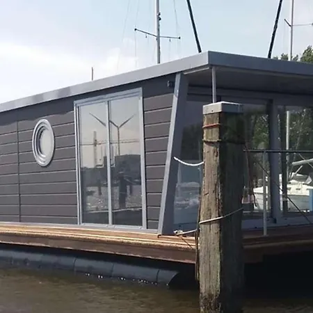 펜션 Schwimmendes Ferienhaus Emma Mit Grosszuegiger Dachterrasse