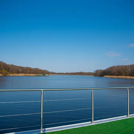 Schwimmendes Ferienhaus Emma Mit Grosszuegiger Dachterrasse * Buchholz (Mecklenburg-Vorpommern)